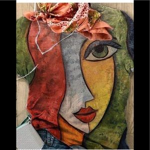 Woman’s Face Top